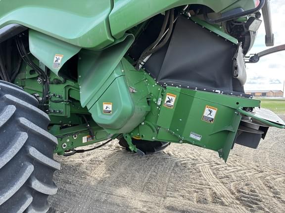 Image of John Deere X9 1100 equipment image 2