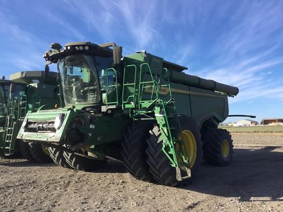 Image of John Deere X9 1100 Image 0