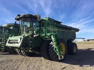 2023 John Deere X9 1100 Image