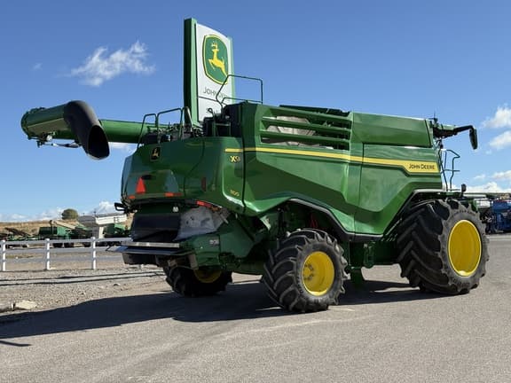 Image of John Deere X9 1100 equipment image 4