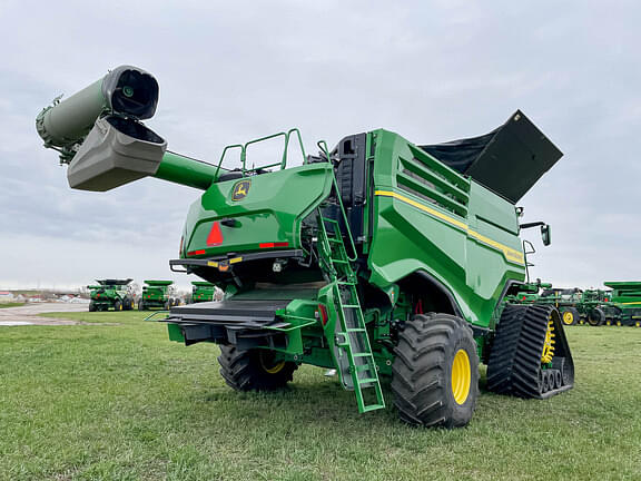 Image of John Deere X9 1100 equipment image 4