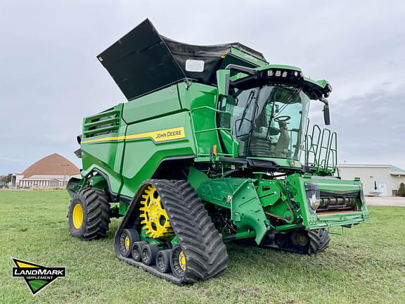 Image of John Deere X9 1100 equipment image 2