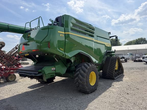 Image of John Deere X9 1100 equipment image 1