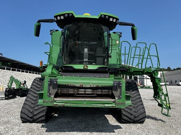 Image of John Deere X9 1100 equipment image 1