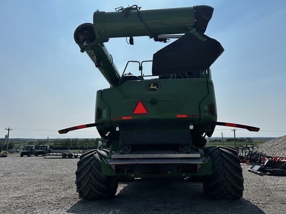 Image of John Deere X9 1100 equipment image 4