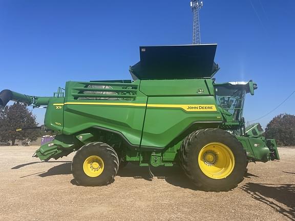 Image of John Deere X9 1100 equipment image 1