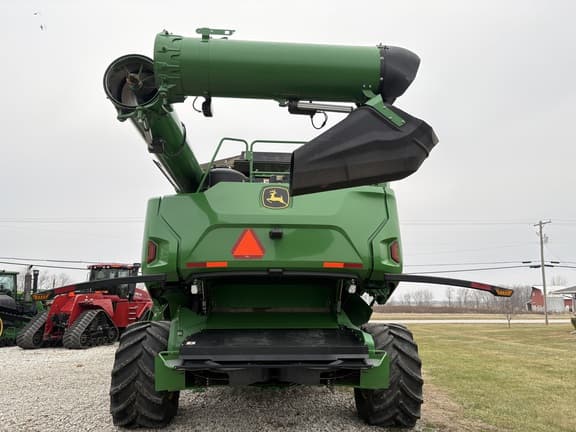 Image of John Deere X9 1100 equipment image 3