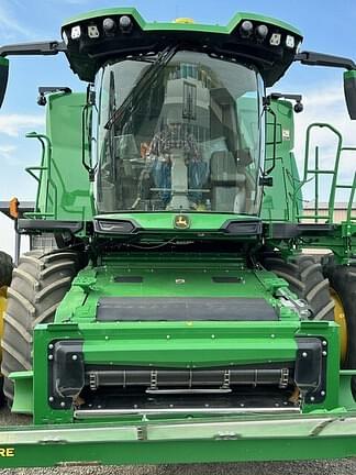 Image of John Deere X9 1100 equipment image 4