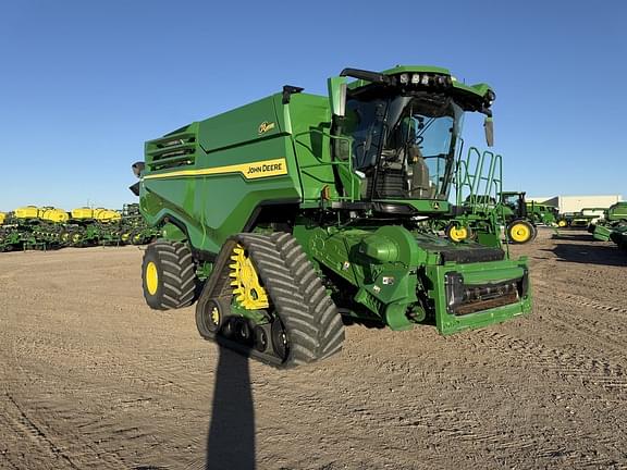 Image of John Deere X9 1100 equipment image 3