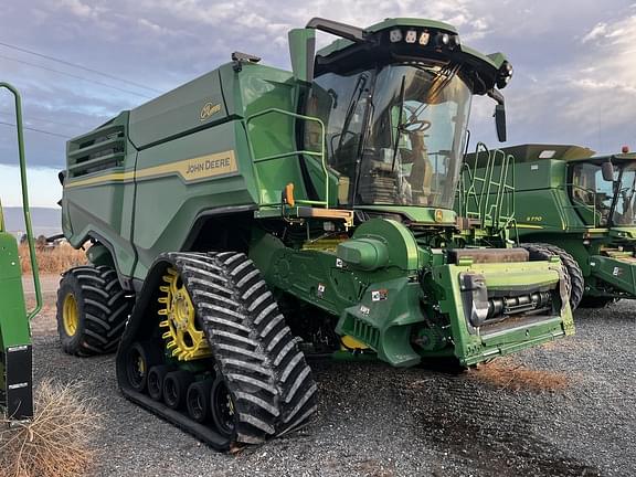 Image of John Deere X9 1100 equipment image 2