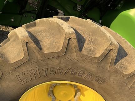 Image of John Deere X9 1100 equipment image 4