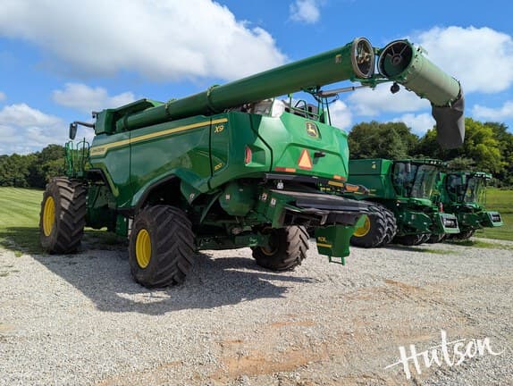 Image of John Deere X9 1100 equipment image 2