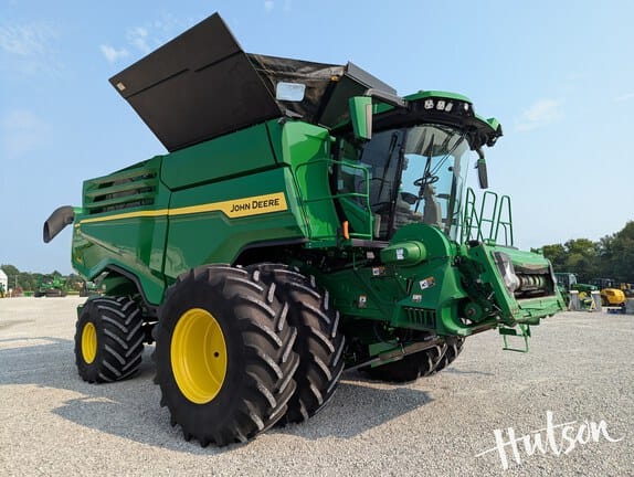2023 John Deere X9 1100 Equipment Image0