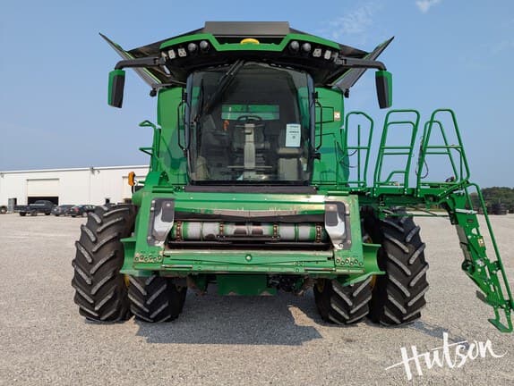 Image of John Deere X9 1100 equipment image 2