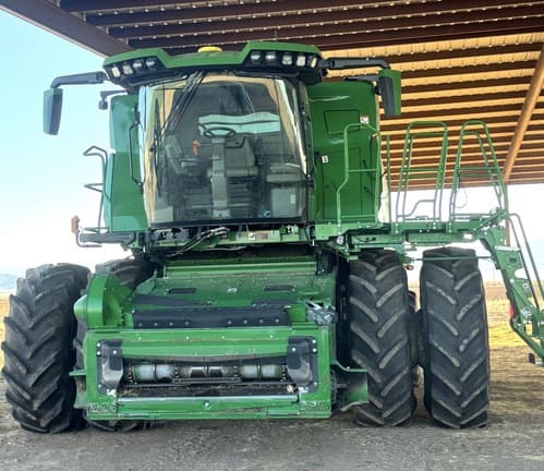 Image of John Deere X9 1100 equipment image 2