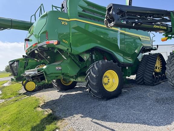 Image of John Deere X9 1100 equipment image 2