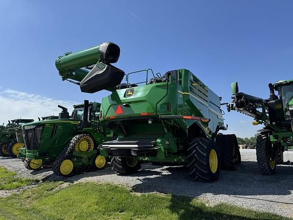 Image of John Deere X9 1100 equipment image 1