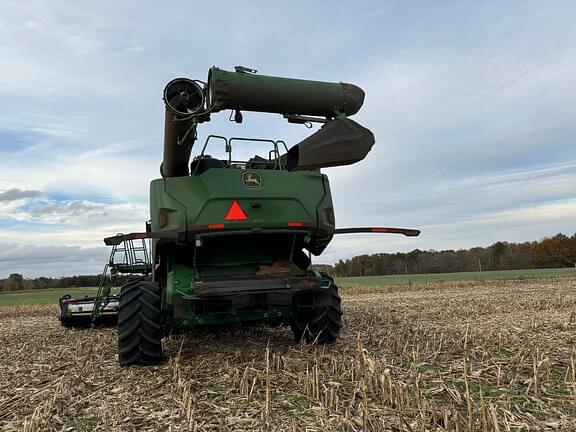 Image of John Deere X9 1100 equipment image 3