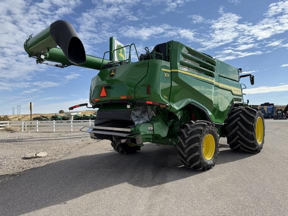Image of John Deere X9 1100 equipment image 4