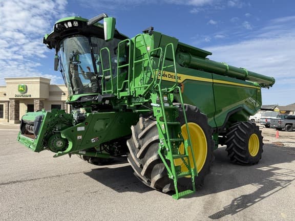 Image of John Deere X9 1100 equipment image 1