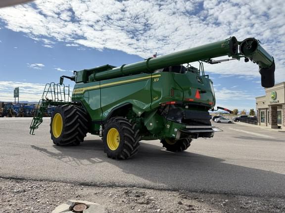 Image of John Deere X9 1100 equipment image 2