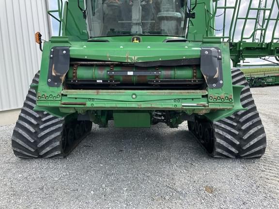 Image of John Deere X9 1100 equipment image 4