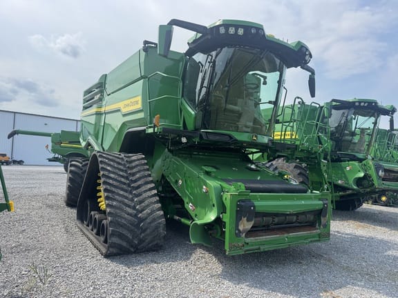 2023 John Deere X9 1100 Equipment Image0