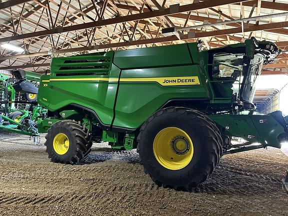 Image of John Deere X9 1100 equipment image 2