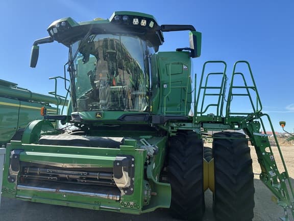 Image of John Deere X9 1100 equipment image 1