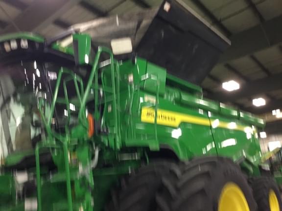 Image of John Deere X9 1100 Image 0