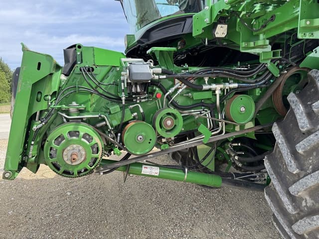 Image of John Deere X9 1100 equipment image 4