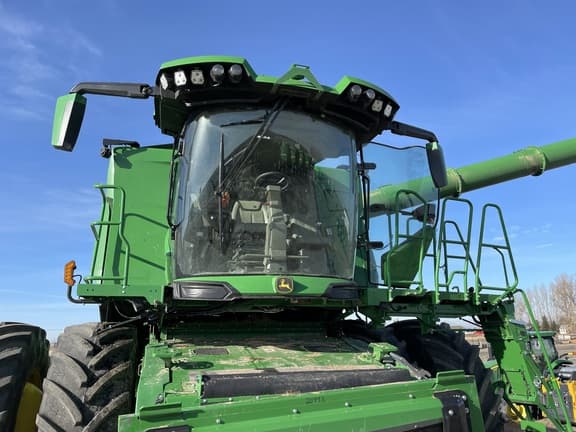 Image of John Deere X9 1100 equipment image 3