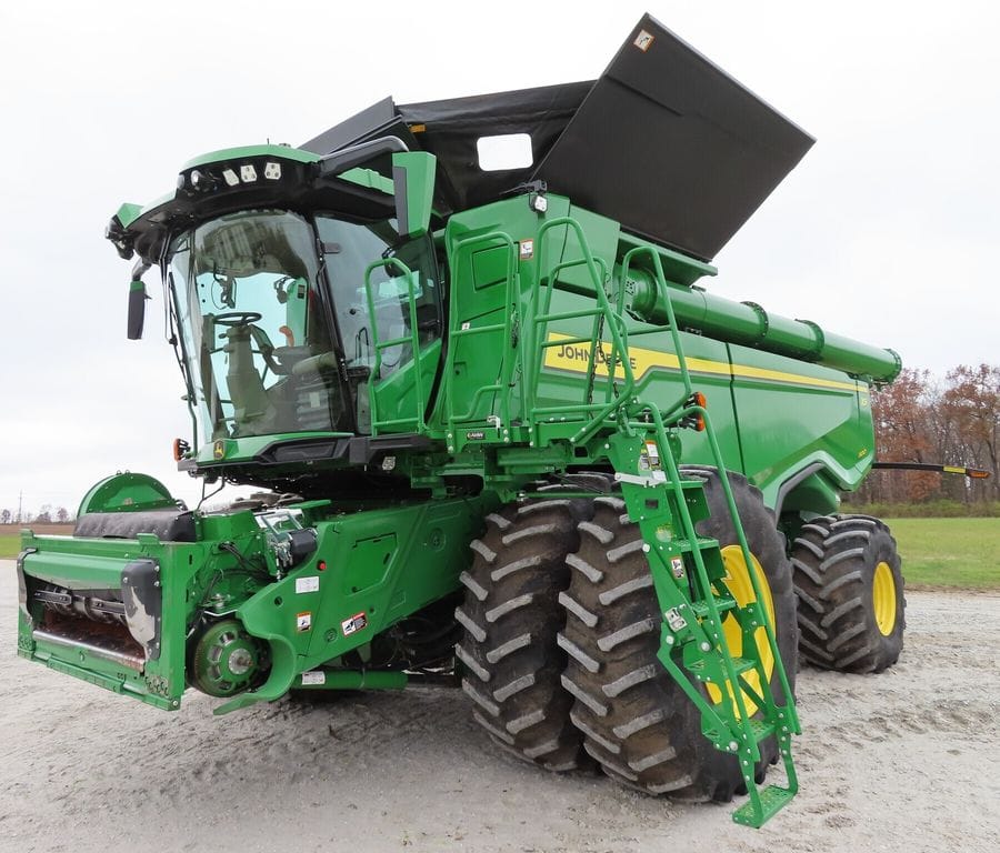 2023 John Deere X9 1100 Equipment Image0