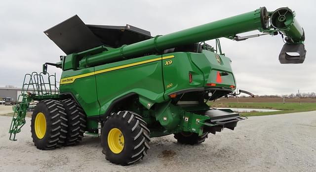 Image of John Deere X9 1100 equipment image 2