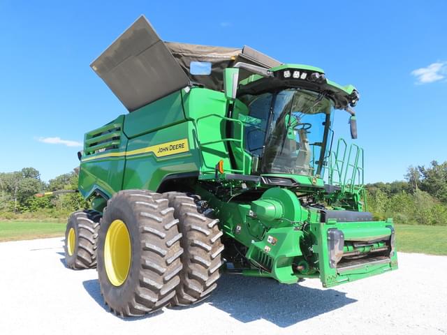Image of John Deere X9 1100 equipment image 3