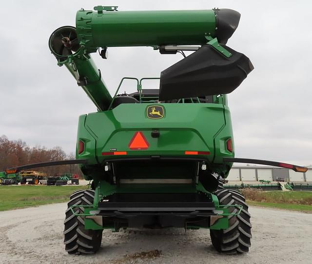 Image of John Deere X9 1100 equipment image 1