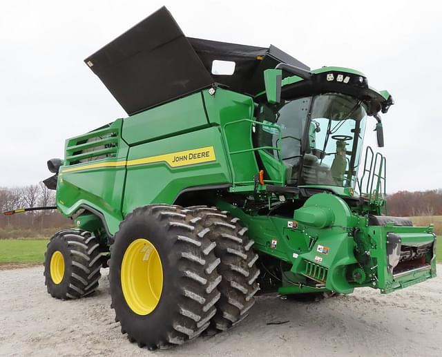 Image of John Deere X9 1100 equipment image 2