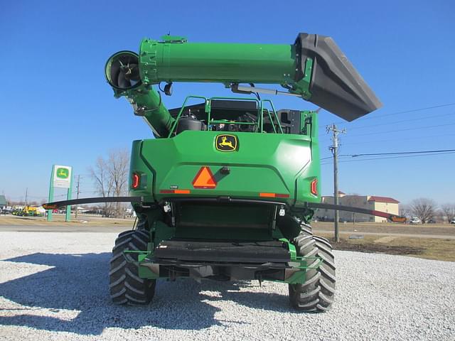 Image of John Deere X9 1100 equipment image 1