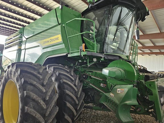 2023 John Deere X9 1100 Equipment Image0