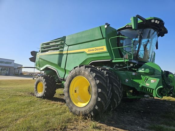 2023 John Deere X9 1100 Equipment Image0