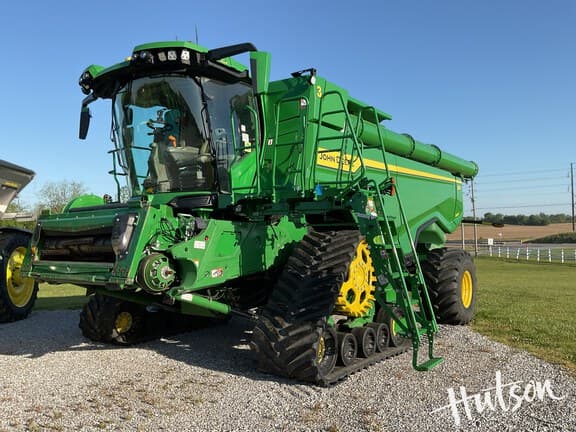 Image of John Deere X9 1100 equipment image 1