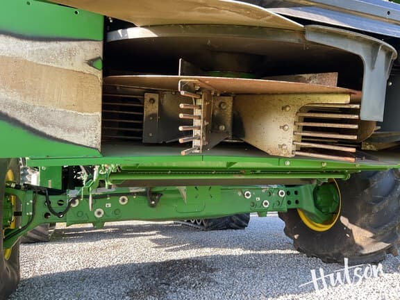 Image of John Deere X9 1100 equipment image 4