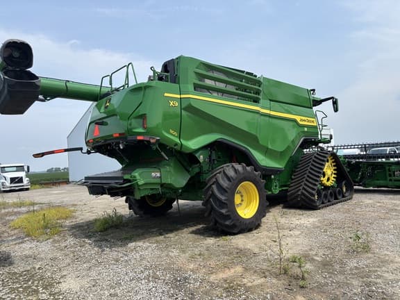 Image of John Deere X9 1100 equipment image 2