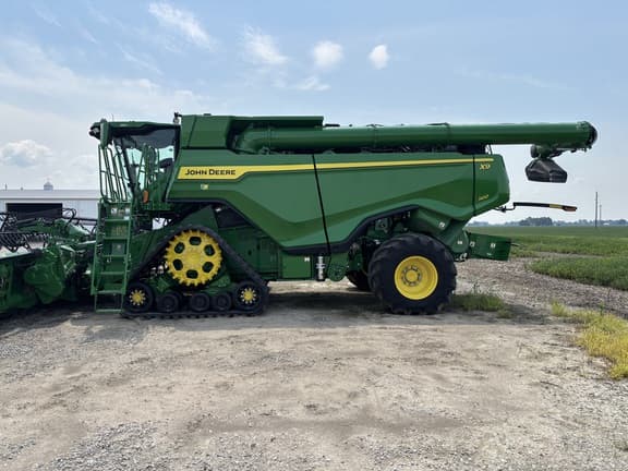 Image of John Deere X9 1100 equipment image 1