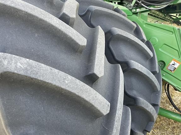 Image of John Deere X9 1100 equipment image 4