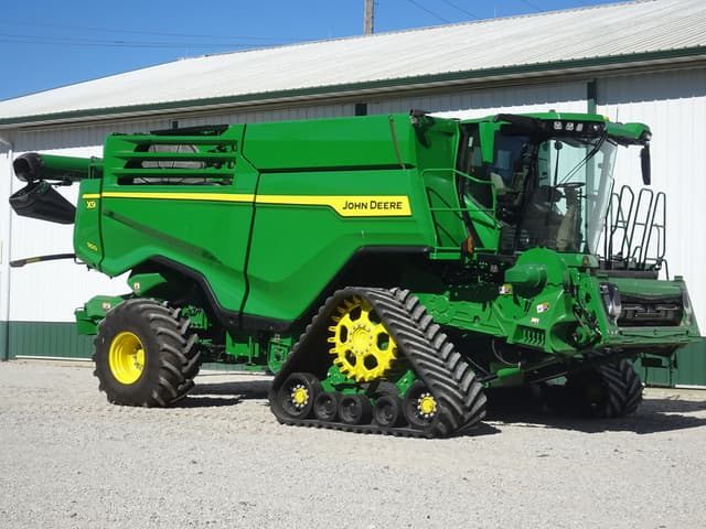 Image of John Deere X9 1100 equipment image 2