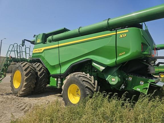 Image of John Deere X9 1100 equipment image 4