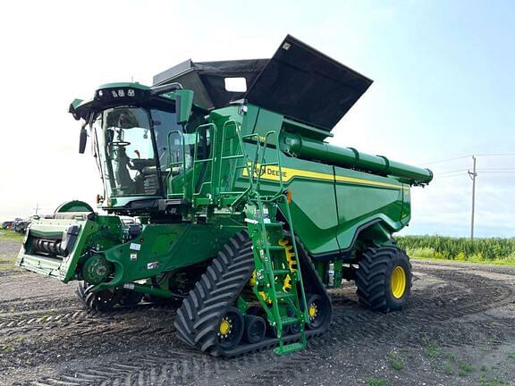 Image of John Deere X9 1100 equipment image 1