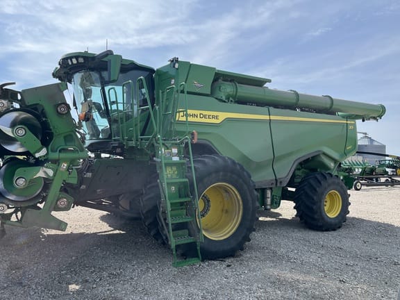 2023 John Deere X9 1100 Equipment Image0