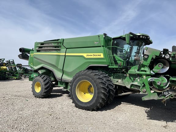 2023 John Deere X9 1100 Equipment Image0